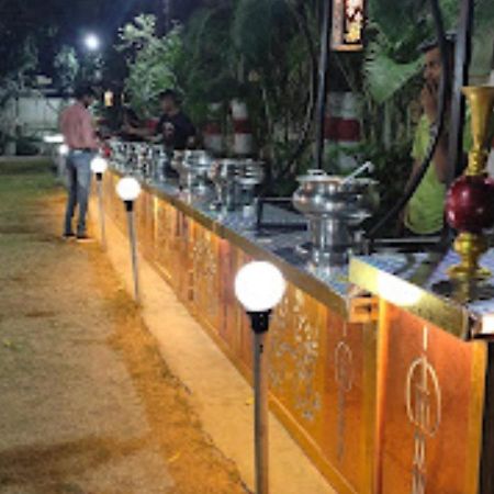Hotel Blue Paradise Chandrapur 外观 照片