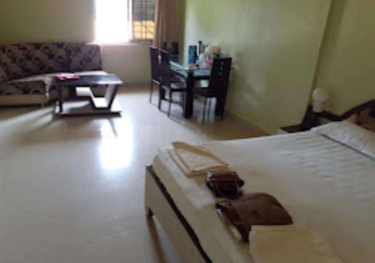 Hotel Blue Paradise Chandrapur 外观 照片