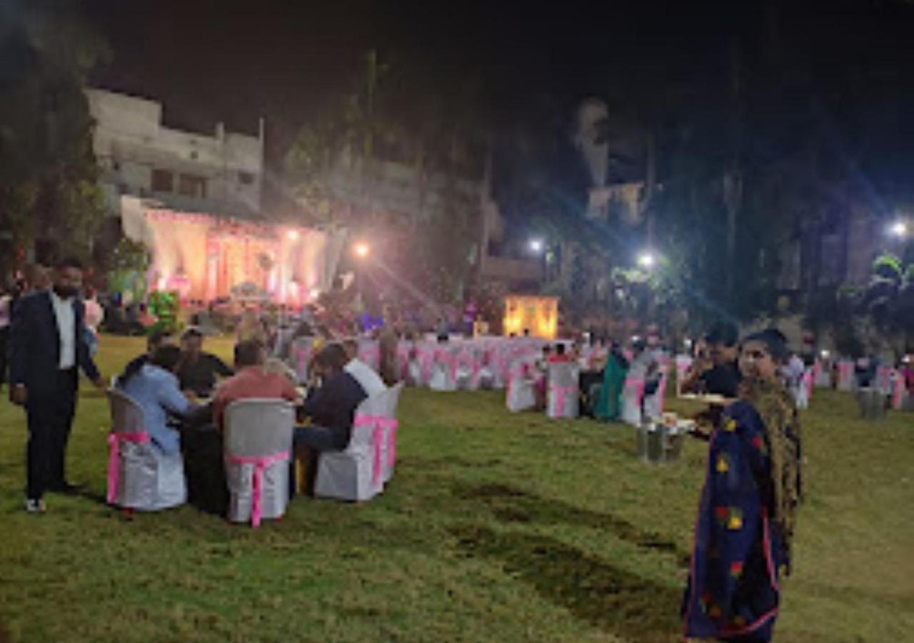 Hotel Blue Paradise Chandrapur 外观 照片